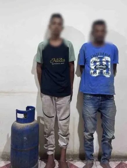 المتهمين 