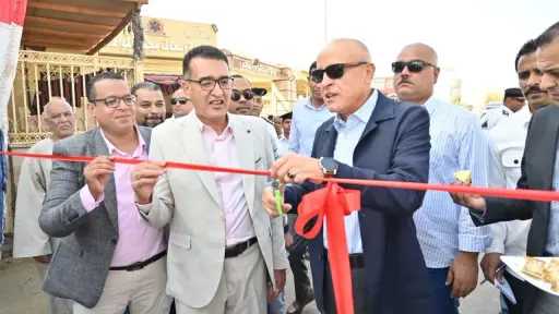 محافظ الأقصر يفتتح ”سوق اليوم الواحد” بمدينة الأقصر... محافظ الأقصر يفتتح ”سوق اليوم الواحد” بمدينة الأقصر بتخفيضات تصل إلى 30%