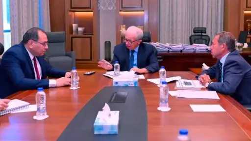 الحكومة: تطوير صناعة الغزل والنسيج يعزز تنافسية القطاع... الحكومة: تطوير صناعة الغزل والنسيج يعزز تنافسية القطاع الصناعي ويعظم القيمة المضافة للقطن
