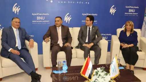 محافظ القليوبية ورئيس مجلس أمناء جامعة بنها الأهلية... محافظ القليوبية ورئيس مجلس أمناء جامعة بنها الأهلية يشهدان احتفالية تخريج أول دفعة من طلاب الجامعة