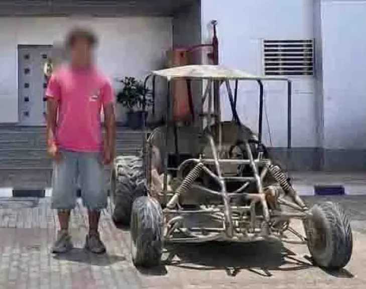 ضبط عامل سمح لطفل بقيادة سيارة سفاري في البحر الأحمر من أجل زيادة المشاهدات