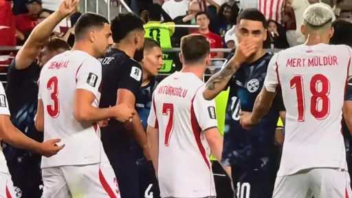 بعد واقعة تغطية الفم.. ألميرون يكشف تفاصيل طرده... بعد واقعة تغطية الفم.. ألميرون يكشف تفاصيل طرده أمام تركيا في كأس العالم 2026