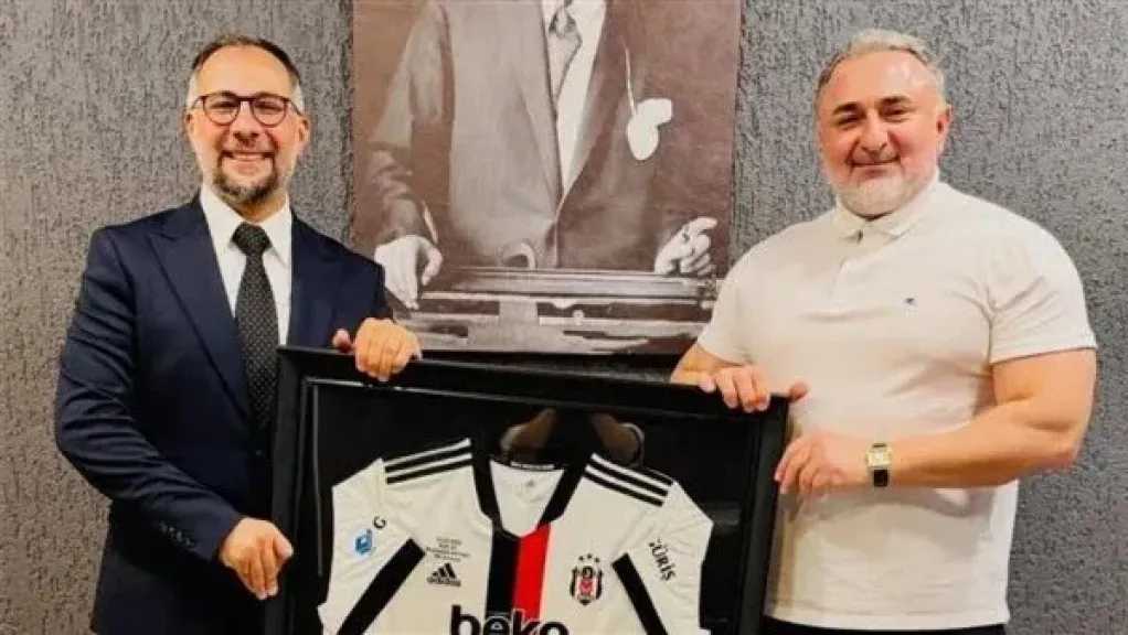 استقالة عضو بمجلس إدارة بشكتاش بعد جدل منشورات محمد صلاح