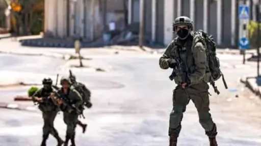 بعد إطلاق نار ومقتل إسرائيلي.. جيش الاحتلال يفرض... بعد إطلاق نار ومقتل إسرائيلي.. جيش الاحتلال يفرض حصار على نابلس وبلدة تل بالضفة الغربية