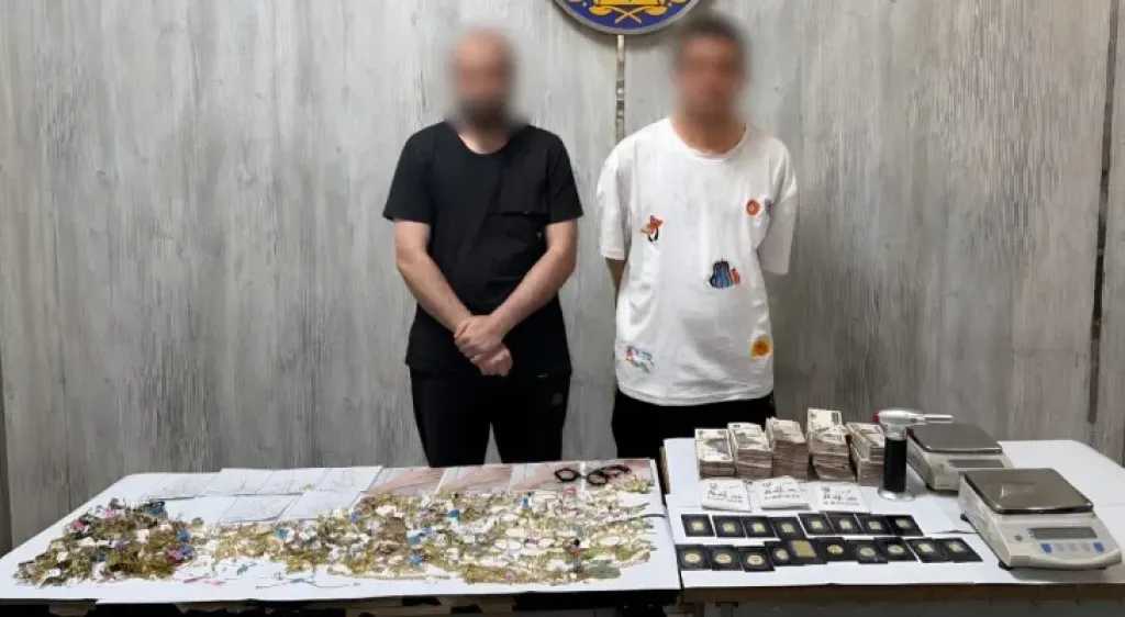 ضبط شقيقين بتهمة النصب على تجار الذهب والاستيلاء على مشغولات ومبالغ مالية بالجيزة