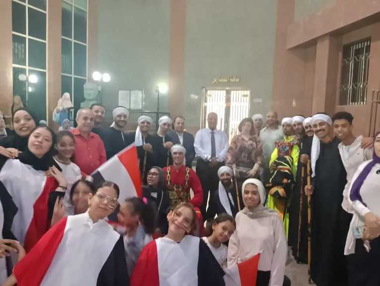 محافظ أسيوط: الاحتفال بالمناسبات الوطنية فرصة لتعريف الأجيال الجديدة بتاريخ وطنهم وترسيخ قيم الانتماء