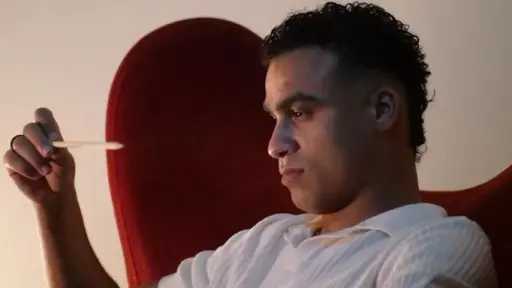 بعد نجاح أعمالهما مع عمرو دياب وتامر حسني..... بعد نجاح أعمالهما مع عمرو دياب وتامر حسني.. إيهاب عبدالواحد ومصطفى حدوتة يحتفلان بموسم صيف 2026