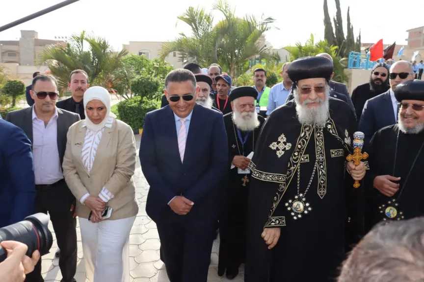 محافظ القليوبية يستقبل قداسة البابا تواضروس الثاني خلال افتتاح مجمع مباني خدمات ”أغصان الزيتون”