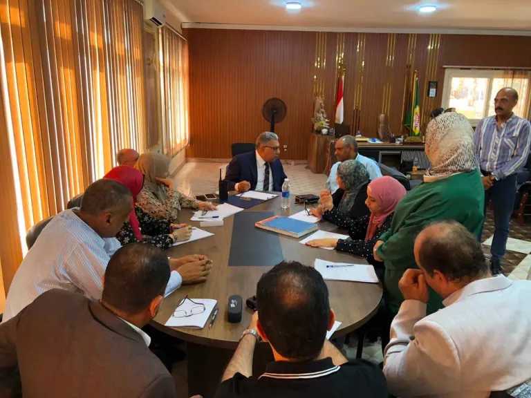 محافظ الدقهلية: تشكيل لجنة فورية لفحص ملفات العقارات والتراخيص بمركز ومدينة طلخا