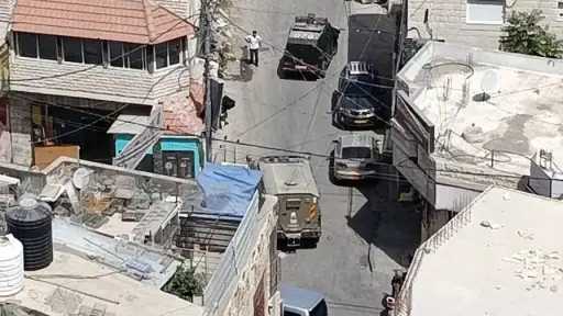 قوات الاحتلال تقتحم بلدة عناتا وتداهم منازل فلسطينيين... قوات الاحتلال تقتحم بلدة عناتا وتداهم منازل فلسطينيين شمالي القدس