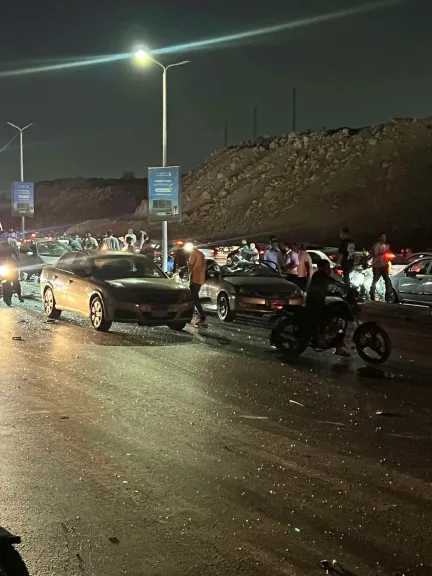 مصرع 3 أشخاص وإصابة 3 آخرين في تصادم 3 سيارات أعلى محور حسب الله الكفراوي