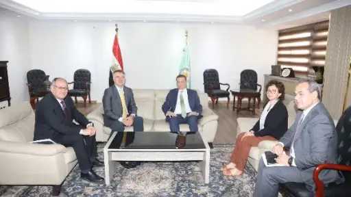 وزير الزراعة يتفق مع معهد إيطالي على تنظيم حملات لدعم صغار المزارعين