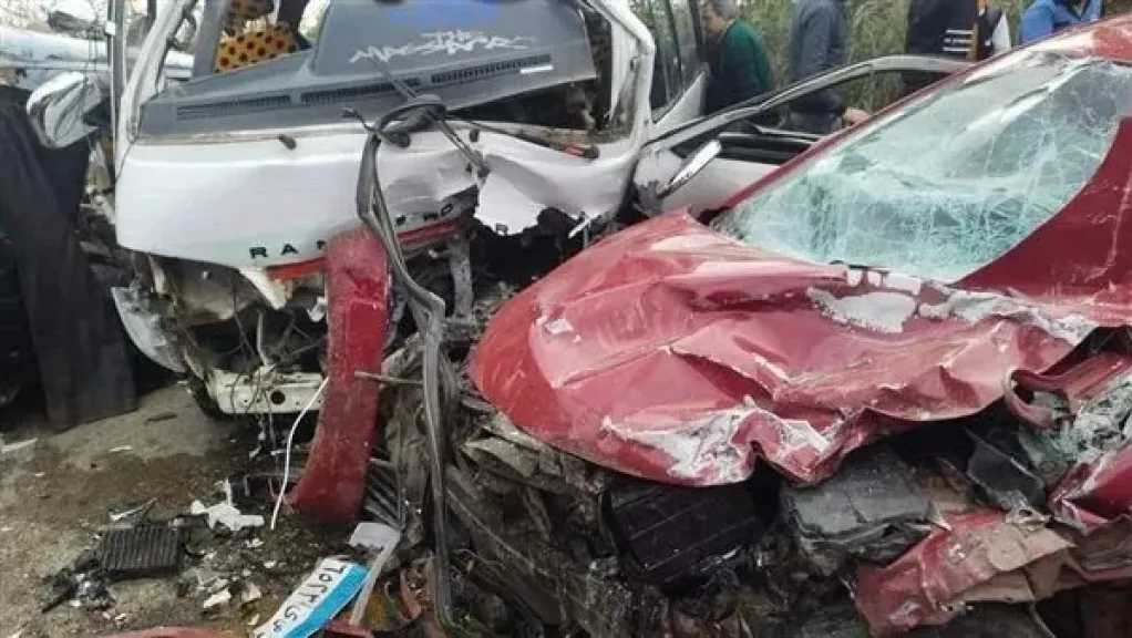 مصرع 3 أشخاص وإصابة 12 آخرين في تصادم مروع  بالسويس
