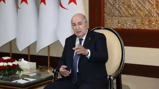 الرئيس الجزائري يتوعد بمحاسبة المسئولين عن فاجعة دار الأيتام ويلمح إلى زيادة جديدة في الرواتب