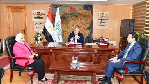 محافظ الفيوم يبحث مع الاتحاد الإقليمي للمؤسسات والجمعيات الأهلية سبل تعزيز التعاون المشترك