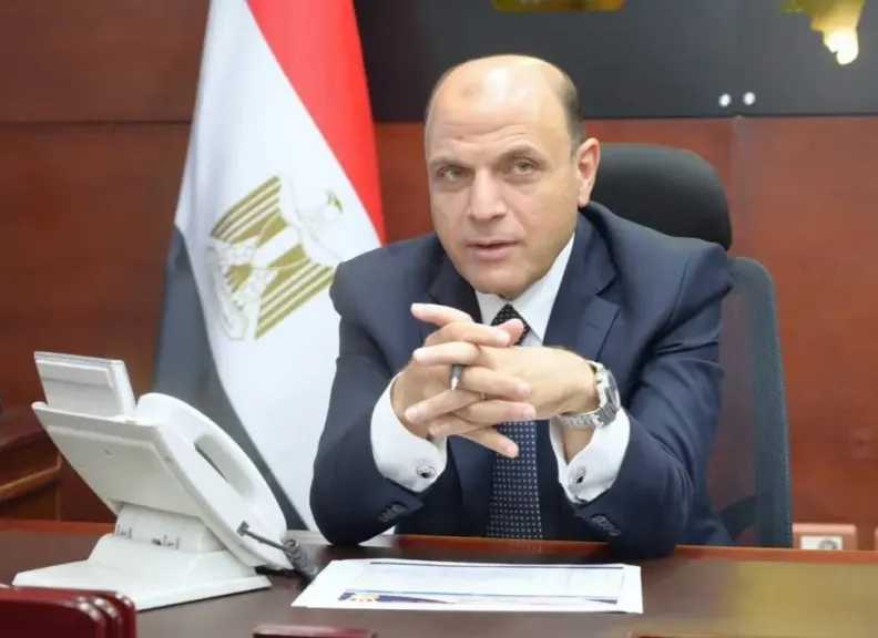 محافظ الغربية بجري اتصالات هاتفية بأوائل الثانوية العامة من أبناء المحافظة