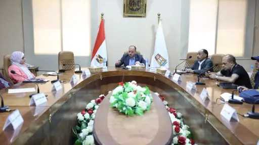 نائب محافظ الوادي الجديد يتابع الموقف التشغيلي للمشروعات الخدمية بقرى ”حياة كريمة” بالفرافرة