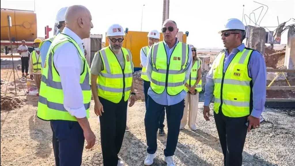 محمود الخطيب يتفقد أعمال إنشاء استاد الأهلي ويؤكد الالتزام بالخطة التنفيذية