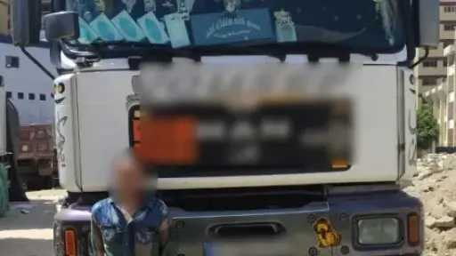 ضبط سائق نقل اصطدم بسيارة في القاهرة ضبط سائق نقل اصطدم بسيارة في القاهرة