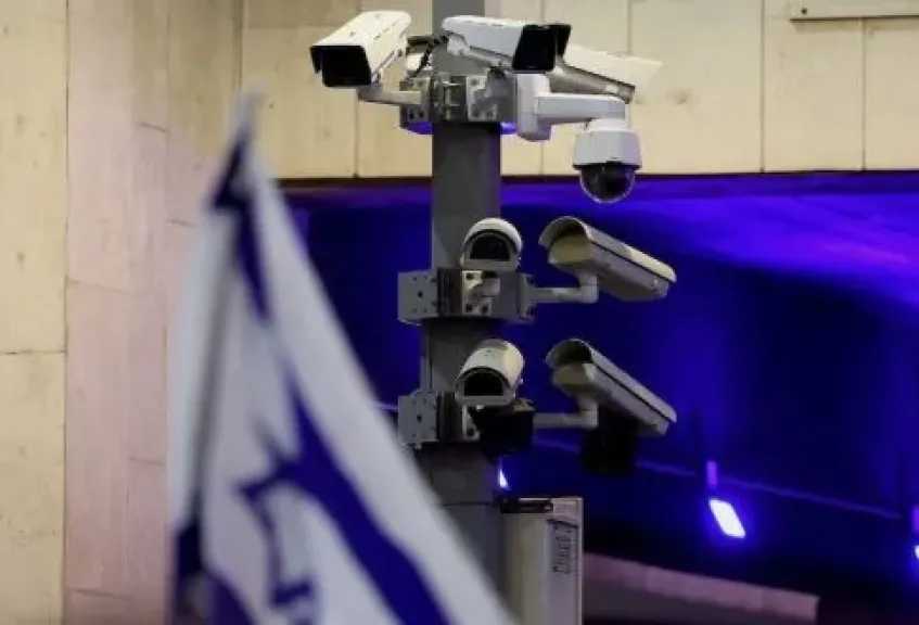 تقرير أمريكي: الاحتلال حوّل الفلسطينيين إلى حقل تجارب لتقنيات المراقبة والذكاء الاصطناعي