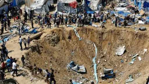 استشهاد 4 فلسطينيين في غارات إسرائيلية وتدمير مستودعي... استشهاد 4 فلسطينيين في غارات إسرائيلية وتدمير مستودعي أدوية في غزة
