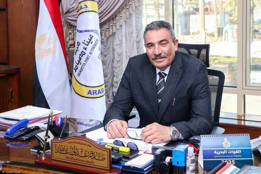رئيس هيئة ميناء دمياط يكشف تفاصيل السيطرة على حريق سفينة التغويز