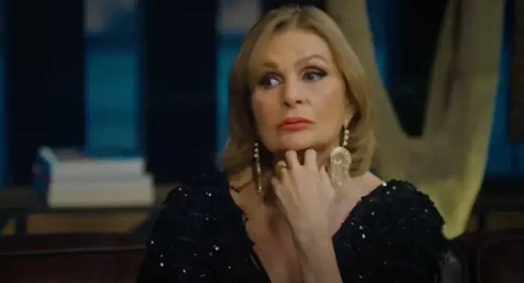 يسرا تعتذر عن عدم حضور جنازة شقيق محمد هنيدي