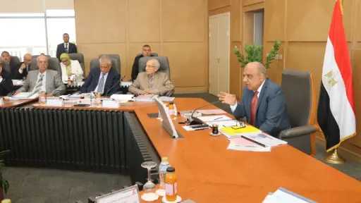 القابضة للكهرباء تستهدف استثمار 23,1 مليار جنيه في... القابضة للكهرباء تستهدف استثمار 23,1 مليار جنيه في الموازنة الجديدة وزيادة عدد المشتركين لـ47 مليون
