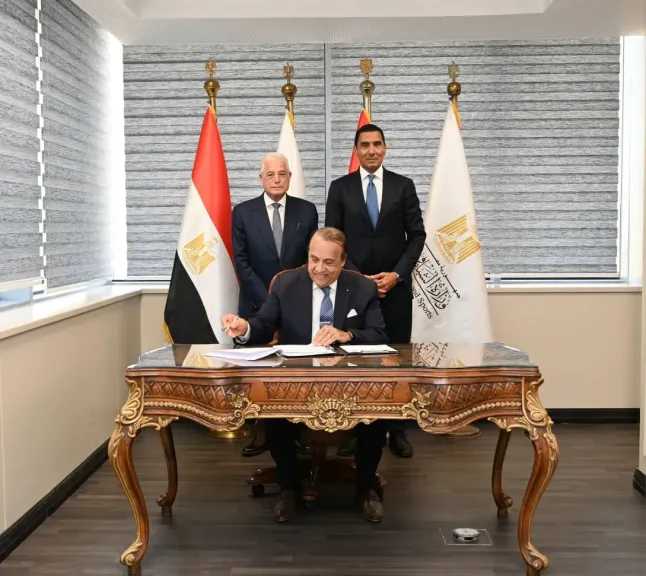 وزير الشباب والرياضة يشهد توقيع عقد استضافة مصر لبطولة كأس العالم للدارتس 2027