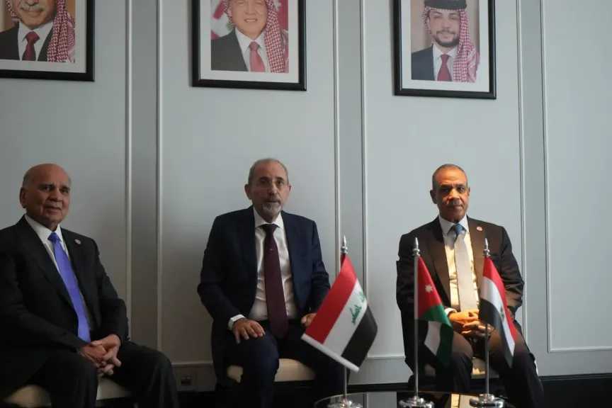 وزير الخارجية يشارك في اجتماع آلية التعاون الثلاثي بين مصر والأردن والعراق على هامش الاجتماع الوزاري حول القدس