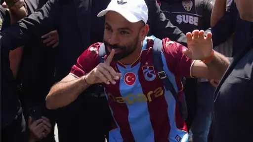 رئيس طرابزون سبور يكشف كواليس ضم محمد صلاح: رفض عرضًا يفوق عرضنا بـ4 أضعاف