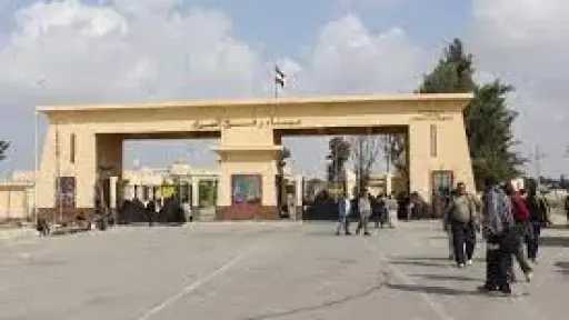 معبر رفح يستقبل دفعة جديدة من الجرحى الفلسطينيين... معبر رفح يستقبل دفعة جديدة من الجرحى الفلسطينيين لتلقي العلاج بالمستشفيات المصرية