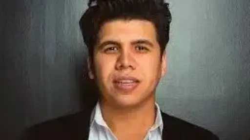 عمر كمال يطالب بتصريح لإقامة حفل مجاني لـ... عمر كمال يطالب بتصريح لإقامة حفل مجاني لـ أهالي السويس في عيدهم القومي