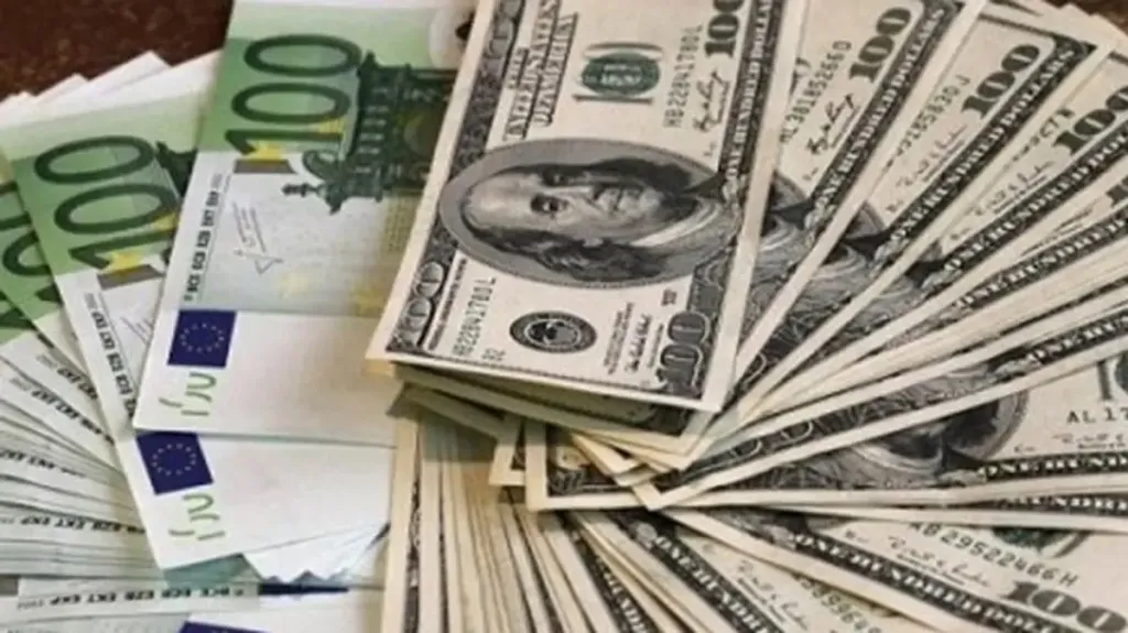  تجار عملة