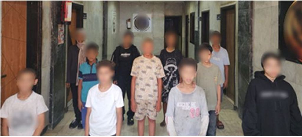 ضبط 10 أشخاص لاستغلال 11 طفلا في التسول 