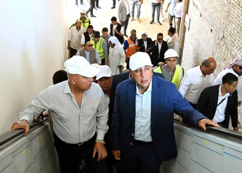 خلال جولته بمطروح.. رئيس الوزراء يتفقد محطة القطار الكهربائي السريع