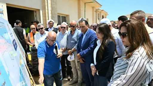 خلال جولته بمطروح.. مدبولي يتفقد مجمع محطات تحلية... خلال جولته بمطروح.. مدبولي يتفقد مجمع محطات تحلية مياه البحر بالرميلة