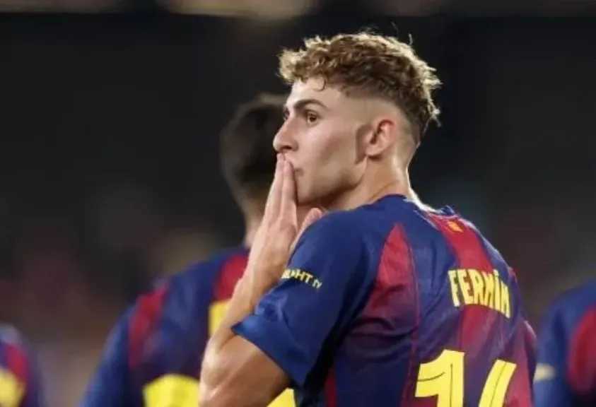 برشلونة يرفض عرض باريس سان جيرمان لضم فيران توريس.. ويحدد مطالبه المالية