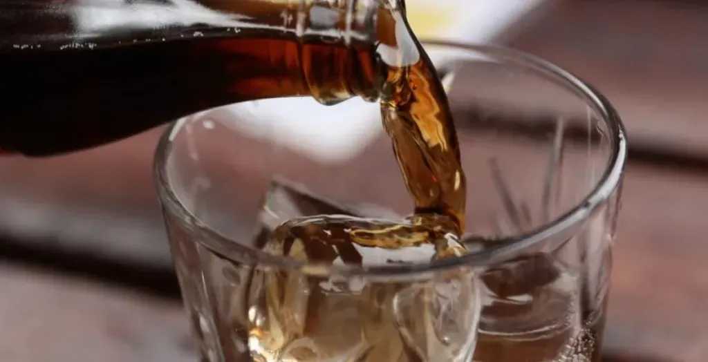 هل المشروبات الخالية من السكر تساعد على إنقاص الوزن؟ وما البدائل الأفضل؟