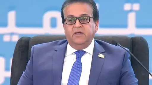 وزير الصحة: توجيهات رئاسية لإعادة النظر في أجور... وزير الصحة: توجيهات رئاسية لإعادة النظر في أجور الفريق الصحي تدريجيًا