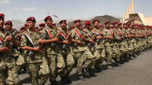 الجيش اليمني: 7 قتلى وإسقاط 11 مسيّرة حوثية خلال هجوم على المخا ومينائها