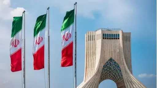الخارجية الإيرانية: مفاوضات بناءة مع عُمان لتحديد مسار... الخارجية الإيرانية: مفاوضات بناءة مع عُمان لتحديد مسار مؤقت للملاحة في مضيق هرمز
