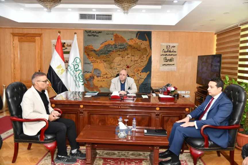 محافظ الفيوم يراجع الاستعدادات لظاهرة رصد الشهب والنيازك بمحمية وادي الريان