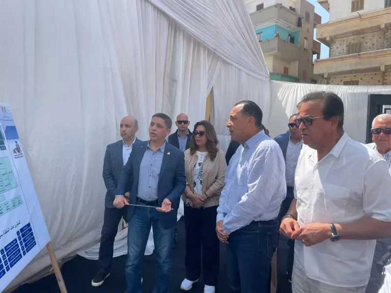 مدبولي يتفقد مركز طب أسرة سند بسط بالغربية