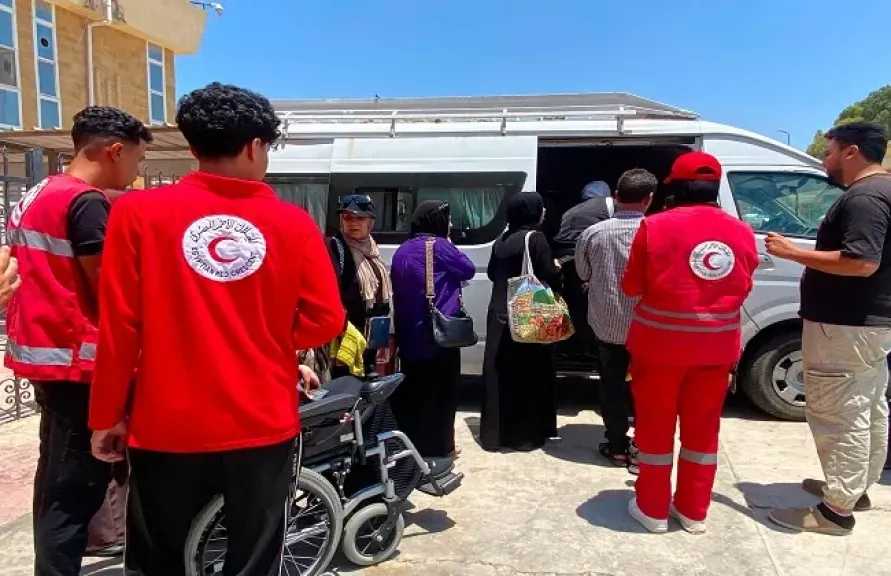 وصول الدفعة الـ73 من العائدين الفلسطينيين إلى معبر رفح تمهيدًا للعودة إلى غزة