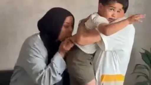 استدراجه من أمام مطعم والدته.. الأمن يكشف ملابسات... استدراجه من أمام مطعم والدته.. الأمن يكشف ملابسات اختفاء طفل عمره عامان ونصف بالشرقية