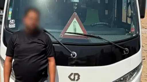 الداخلية تكشف ملابسات فيديوهات اتهام ضابط بالتعدي على... الداخلية تكشف ملابسات فيديوهات اتهام ضابط بالتعدي على سائق «مينى باص» في العبور