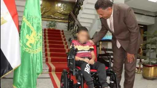 محافظ القليوبية يوجه بتوفير كرسي كهربائي لطفل مصاب... محافظ القليوبية يوجه بتوفير كرسي كهربائي لطفل مصاب بضمور العضلات