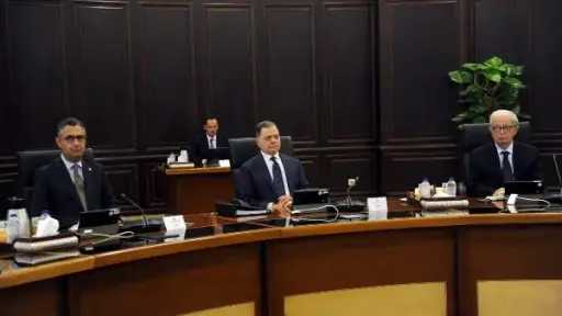 الوزراء: تأسيس صندوق استثمار لإعادة هيكلة وتمويل المصانع... الوزراء: تأسيس صندوق استثمار لإعادة هيكلة وتمويل المصانع المتعثرة
