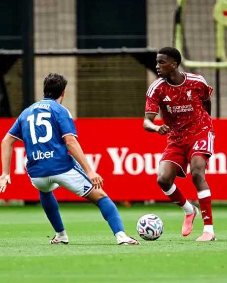 ليفربول يتعادل سلبيًا مع كومو في أولى مبارياته الودية